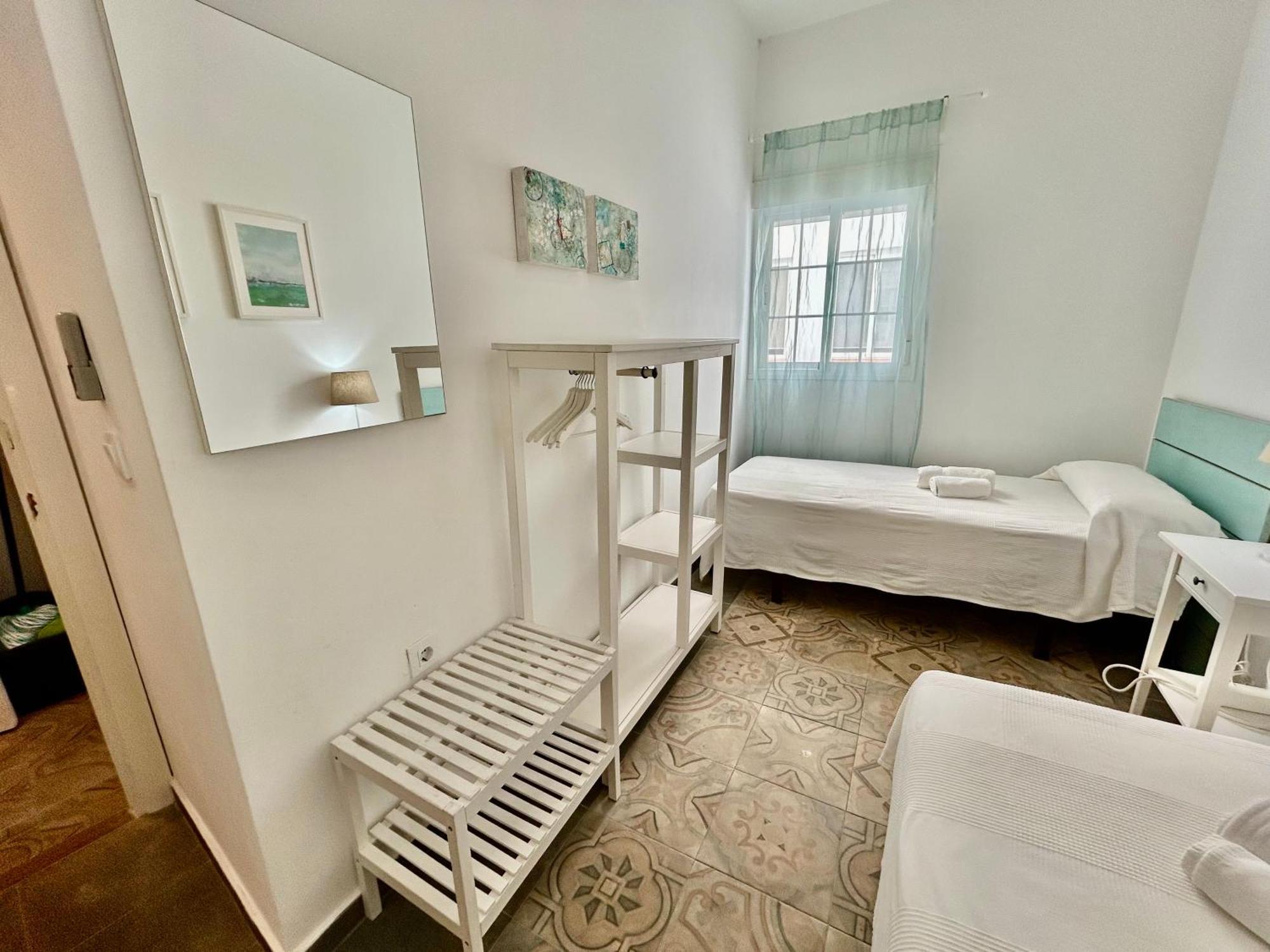 Acogedor Apt 8Pax 4Bdr 2Bth - Cozyhomesevilla1 Exteriör bild