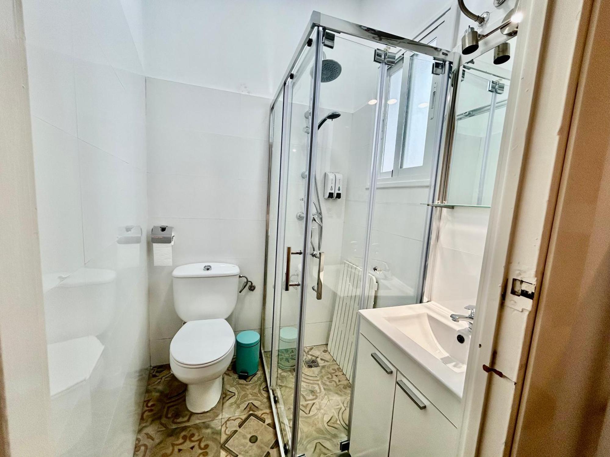 Acogedor Apt 8Pax 4Bdr 2Bth - Cozyhomesevilla1 Exteriör bild