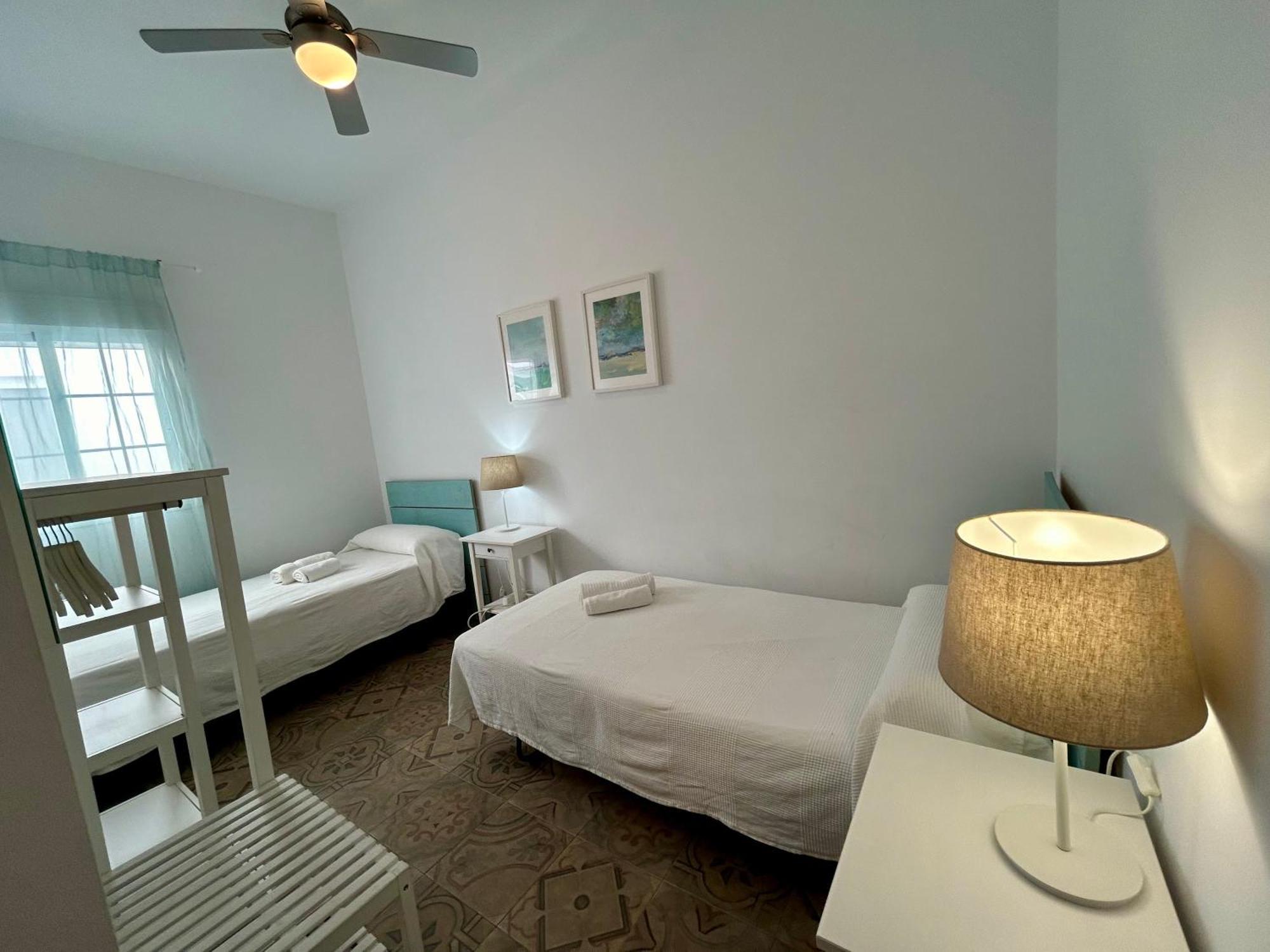 Acogedor Apt 8Pax 4Bdr 2Bth - Cozyhomesevilla1 Exteriör bild