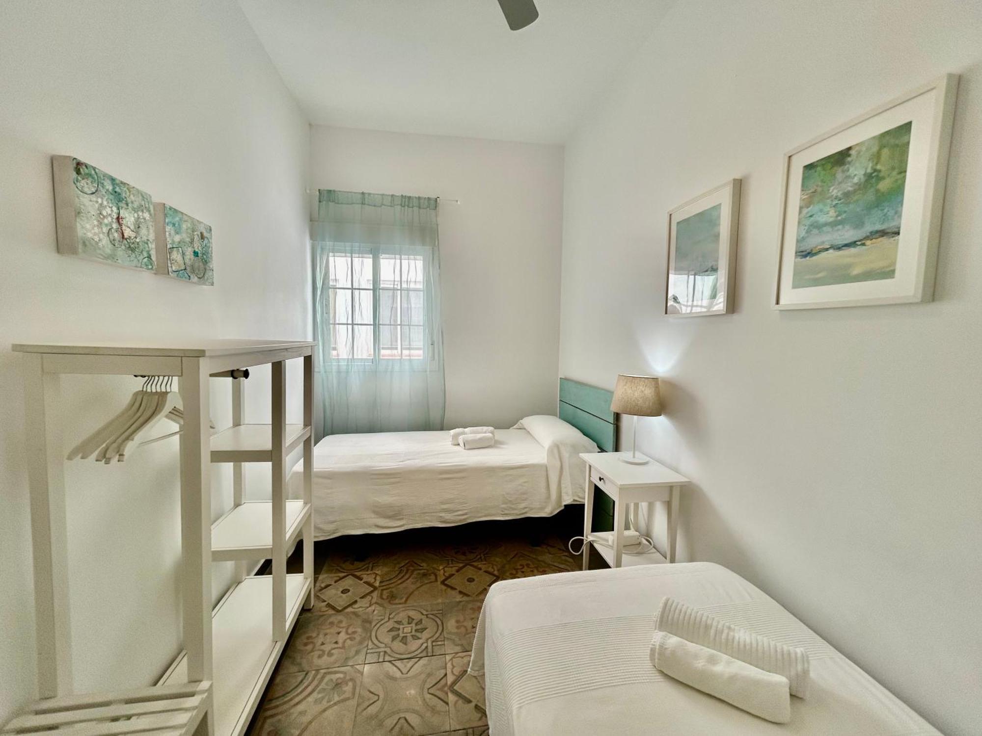 Acogedor Apt 8Pax 4Bdr 2Bth - Cozyhomesevilla1 Exteriör bild