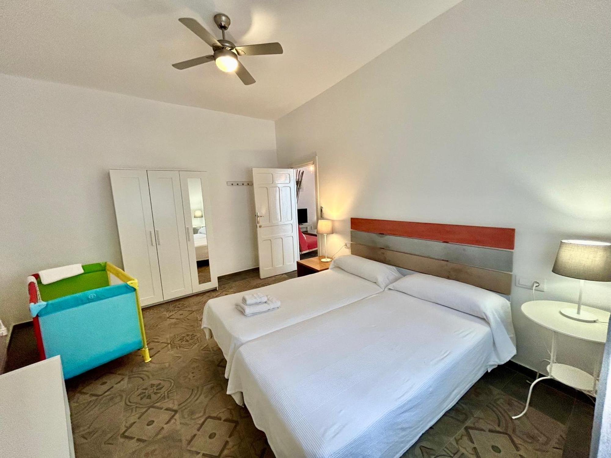 Acogedor Apt 8Pax 4Bdr 2Bth - Cozyhomesevilla1 Exteriör bild